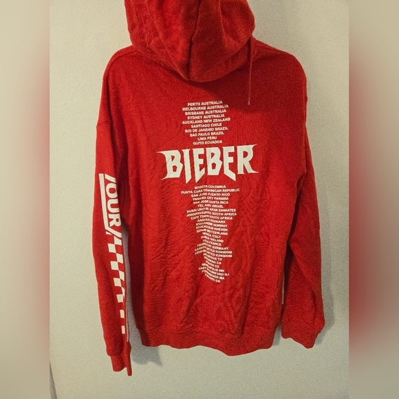 Justin Bieber Red Tour Mens Size Medium Sweatshirt Sweater Hoodie Merch - Picture 2 of 7